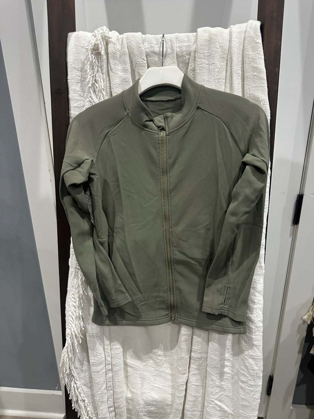 Lululemon Out & About Full-Zip Jacket Size 4 Green Athletic Bomber